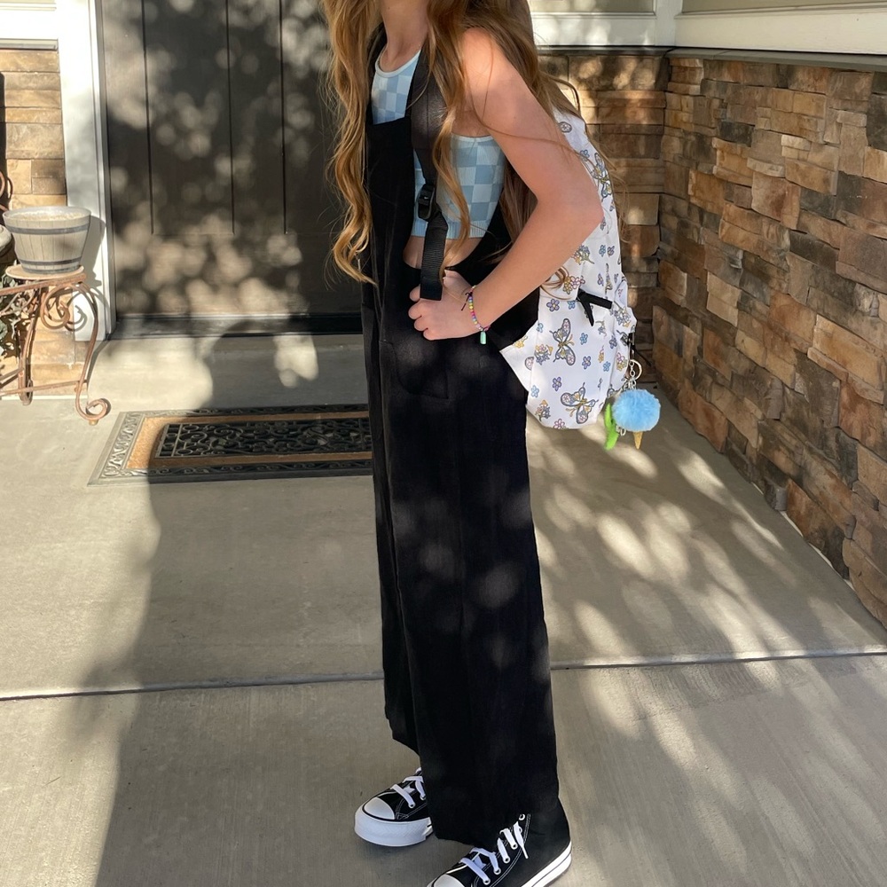 Cat & Jack Girl’s Black Sleeveless Jumpsuit